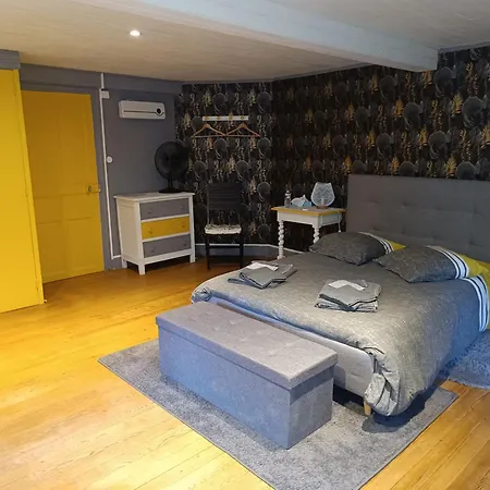 Petite Maison Dans Les Bois Bed & Breakfast
