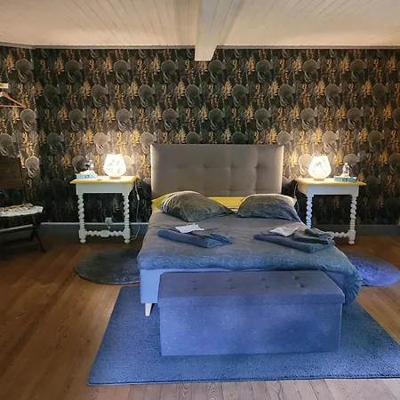 Petite Maison Dans Les Bois Couette-café Villefranque (Hautes-Pyrenees)