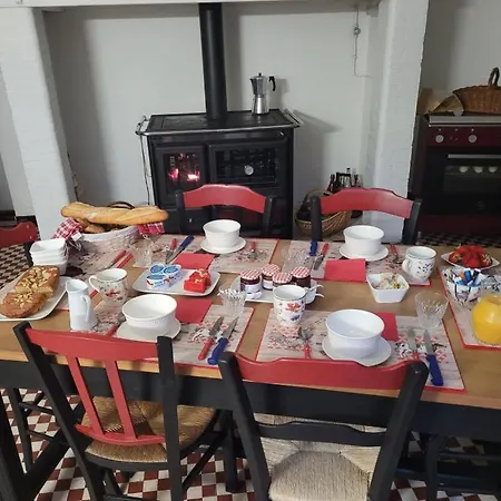 Petite Maison Dans Les Bois Nocleg ze śniadaniem *