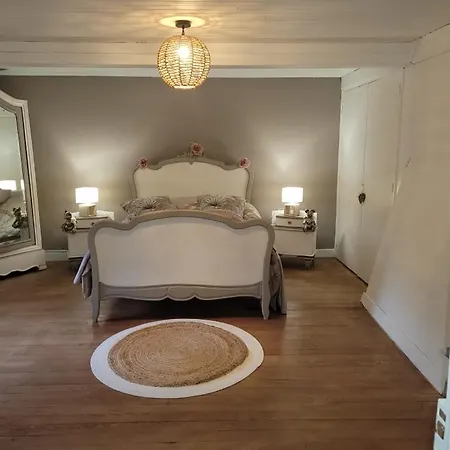 Petite Maison Dans Les Bois