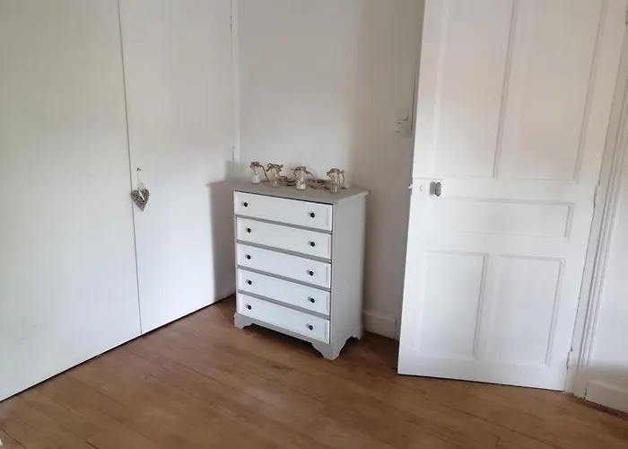 Petite Maison Dans Les Bois Bed & Breakfast *